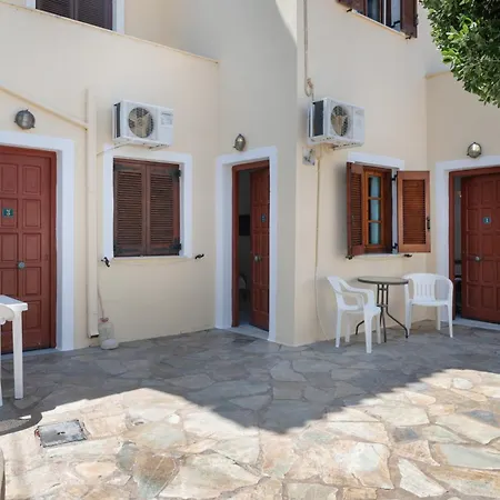 Politis Batsi Guest house Andros Town
