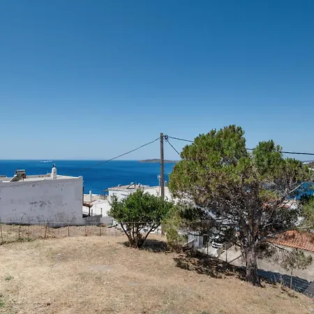 Politis Batsi Guest house Andros Town