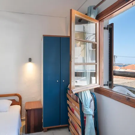 Politis Batsi Guest house 3*