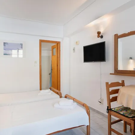 Politis Batsi Guest house Andros Town