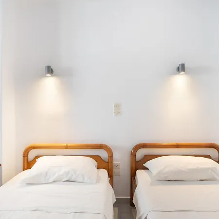 Politis Batsi Guest house Andros Town