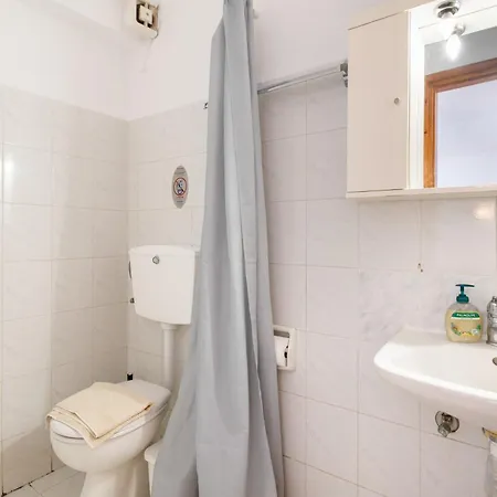 Guest house Politis Batsi 3*