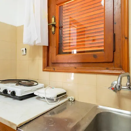 Guest house Politis Batsi 3*