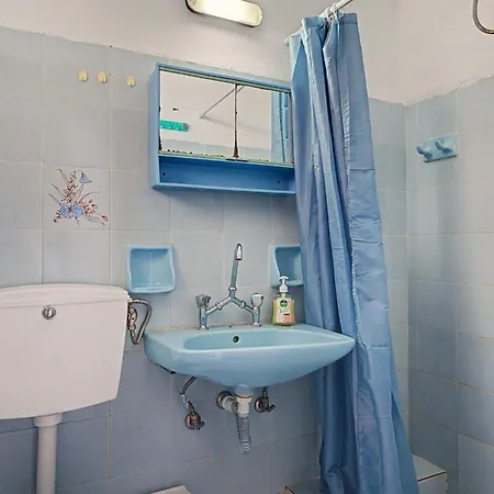 Guest house Politis Batsi 3*